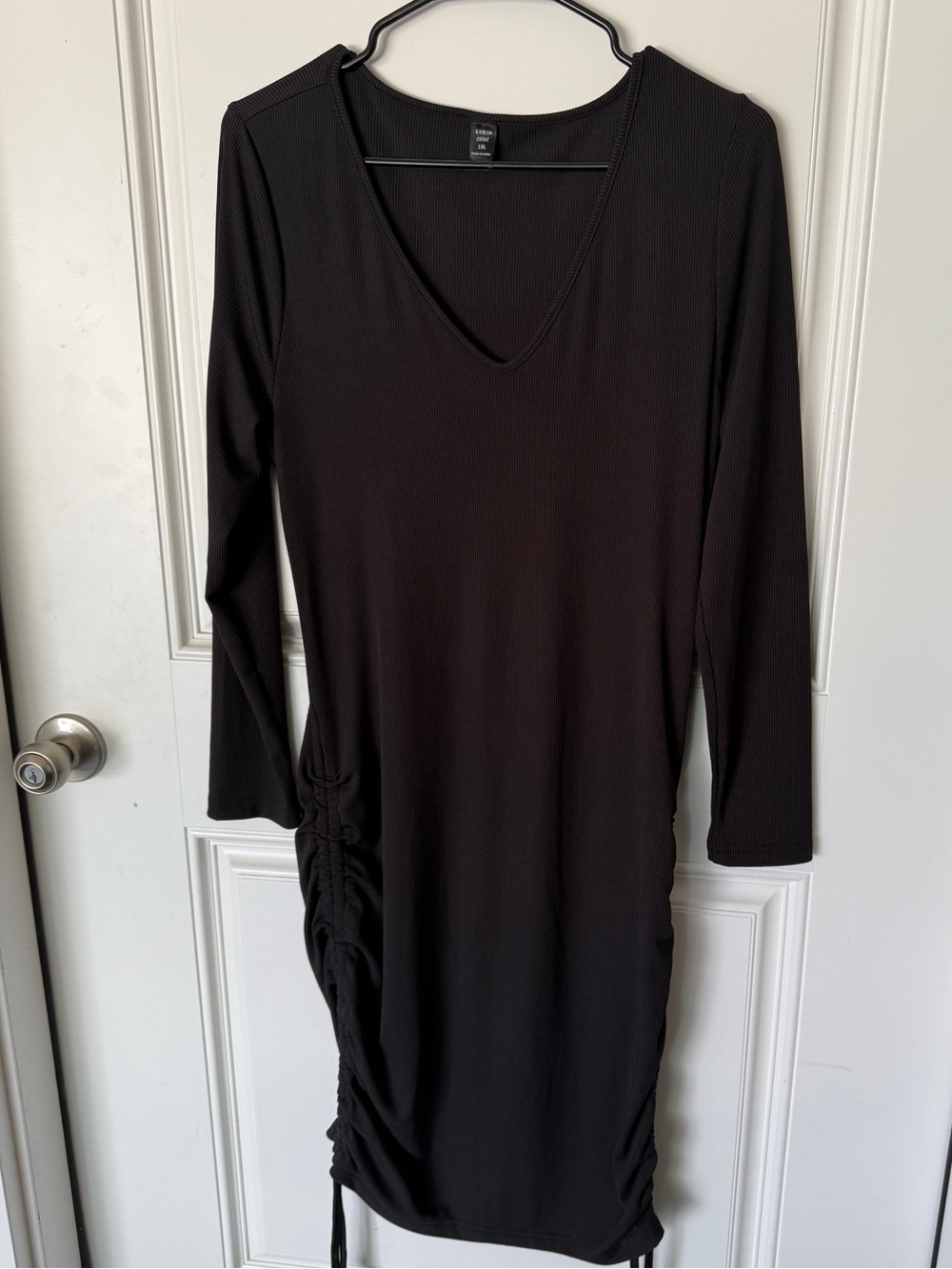 SHEIN Black V-Neck Ruched Long Sleeve Dress